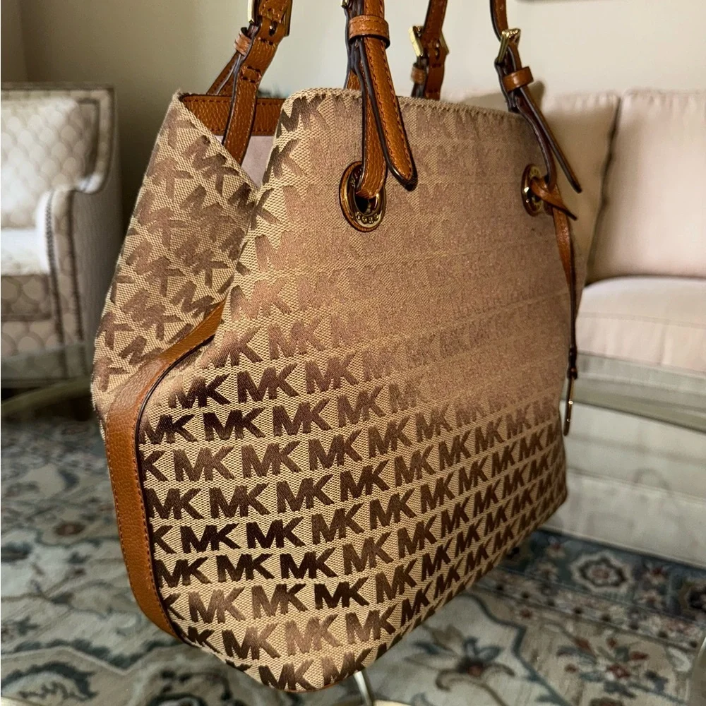 Michael Kors Jet Set Jacquard Tote Bag
